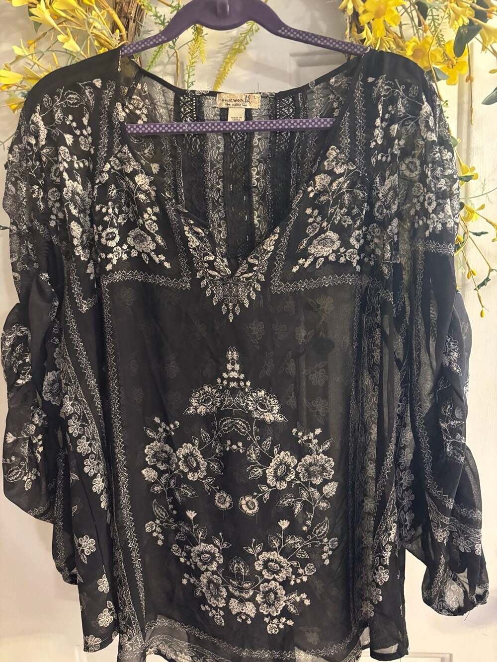 One World Women's Black and White Floral Print Long Sleeve Peasant Blouse with L